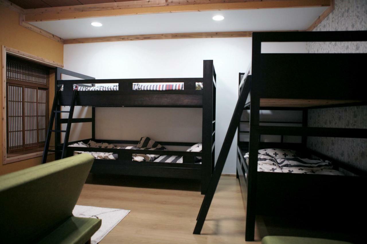 Maru House Hotel โอซาก้า ภายนอก รูปภาพ